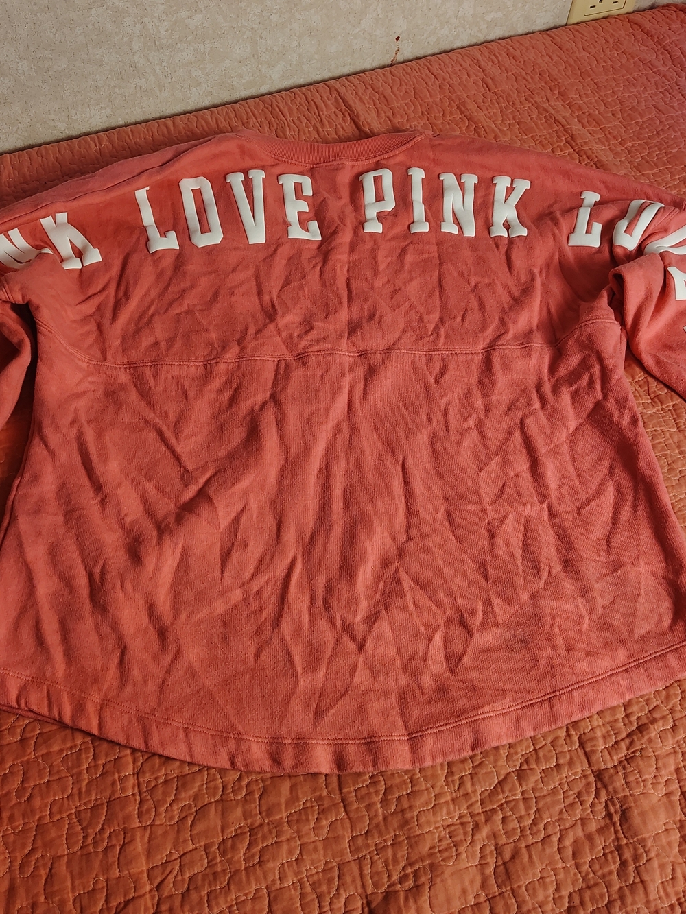 PINK Victoria's Secret Coral Short-Sleeve Crew with 'LOVE PINK' Logo - Picture 12 of 13
